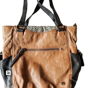 The Sak Leather Shoulder Bag Purse Hobo